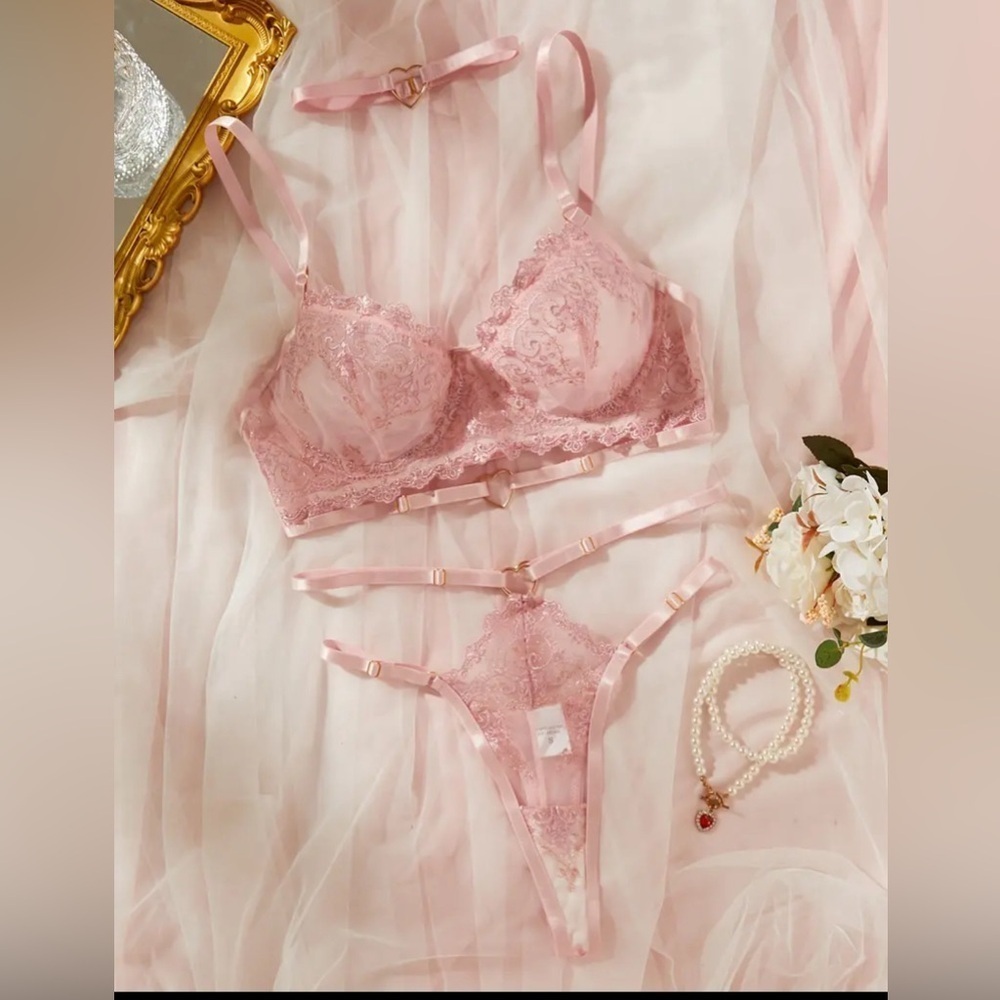 New Women's 2pcs pink floral Lace Heart ring Lingerie Nightwear Size L 💕💕✨
